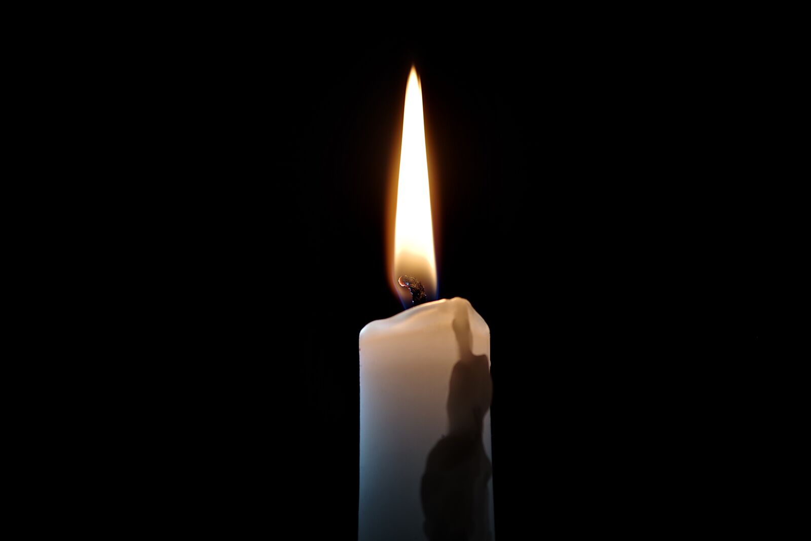 Pentax K-S2 sample photo. Candle, the flame, light photography