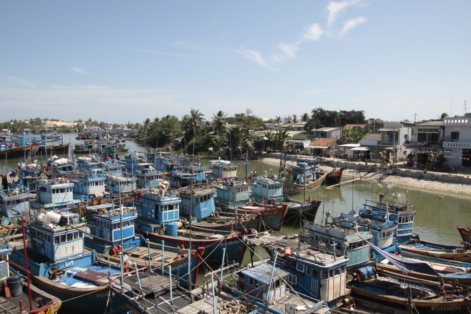 Canon EOS 50D sample photo. Fishing boat, go boat photography