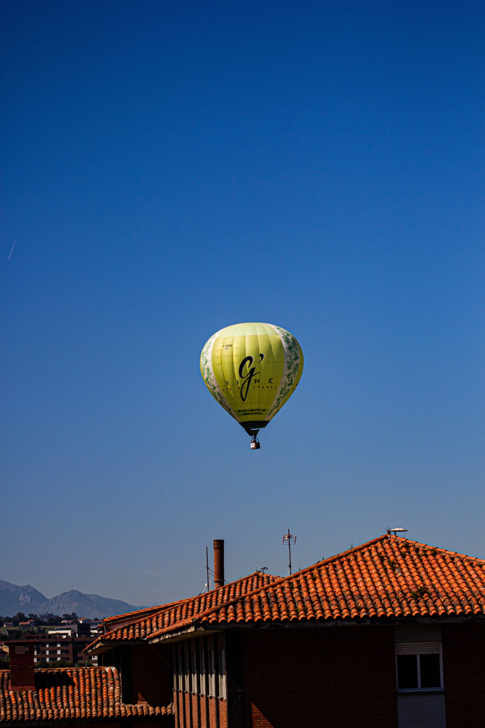 Canon EOS 550D (EOS Rebel T2i / EOS Kiss X4) sample photo. Hot air balloon, asturias photography