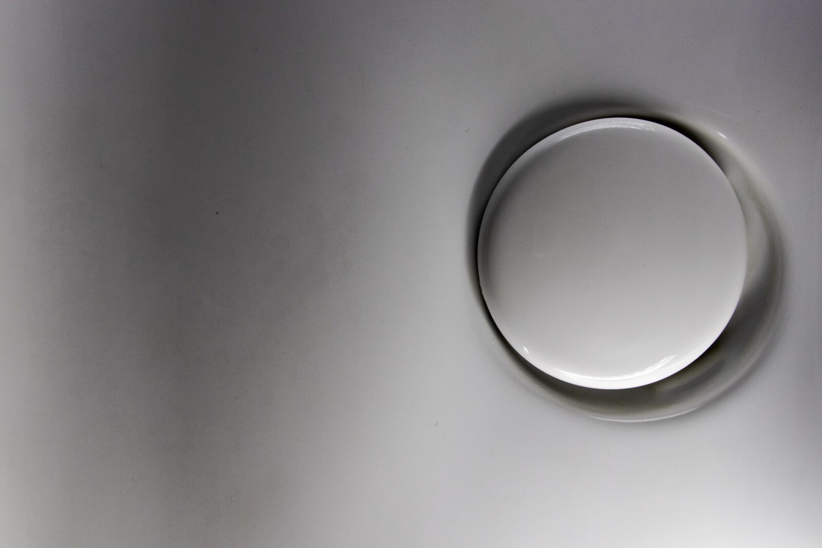 Canon EF-S 18-135mm F3.5-5.6 IS USM sample photo. White, background, abstract background photography