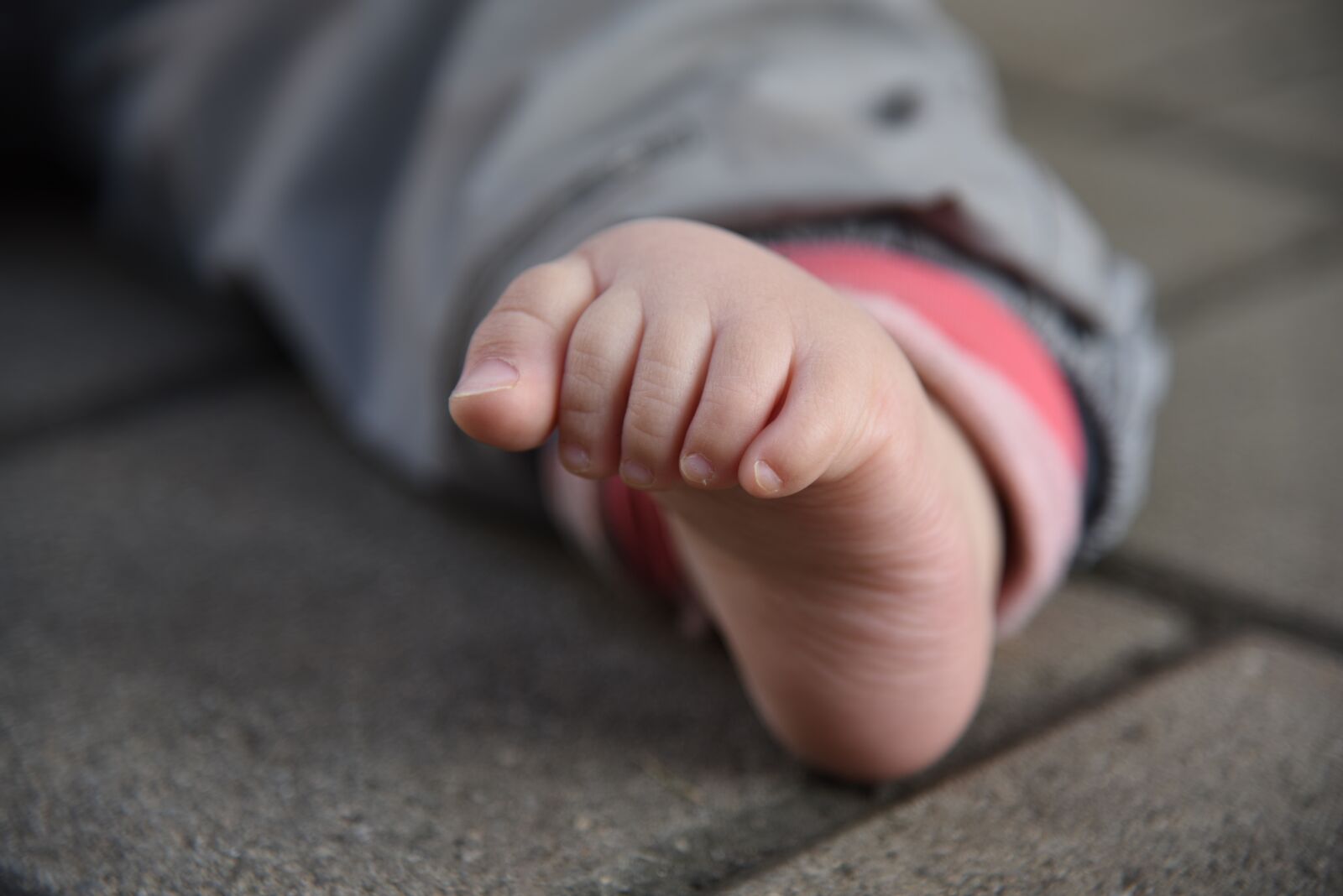 Nikon D750 sample photo. Child, small child, foot photography