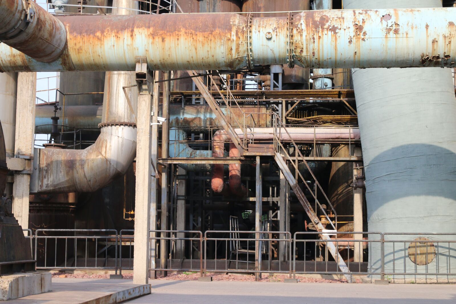 Canon EOS 70D + Canon EF 40mm F2.8 STM sample photo. Steel, factory, city photography