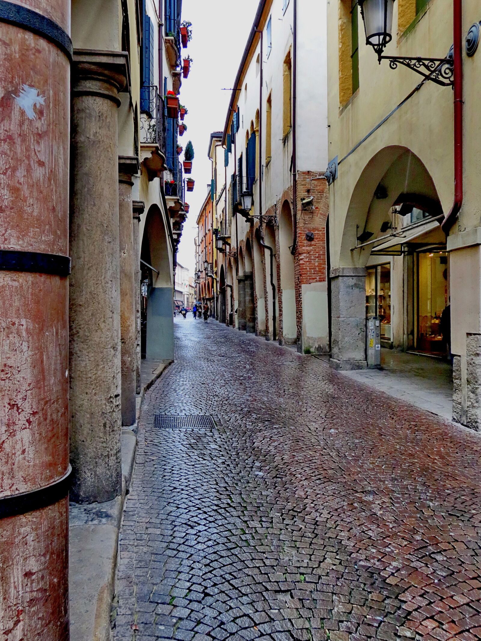 4.3 - 150.5 mm sample photo. Padova, road, city photography