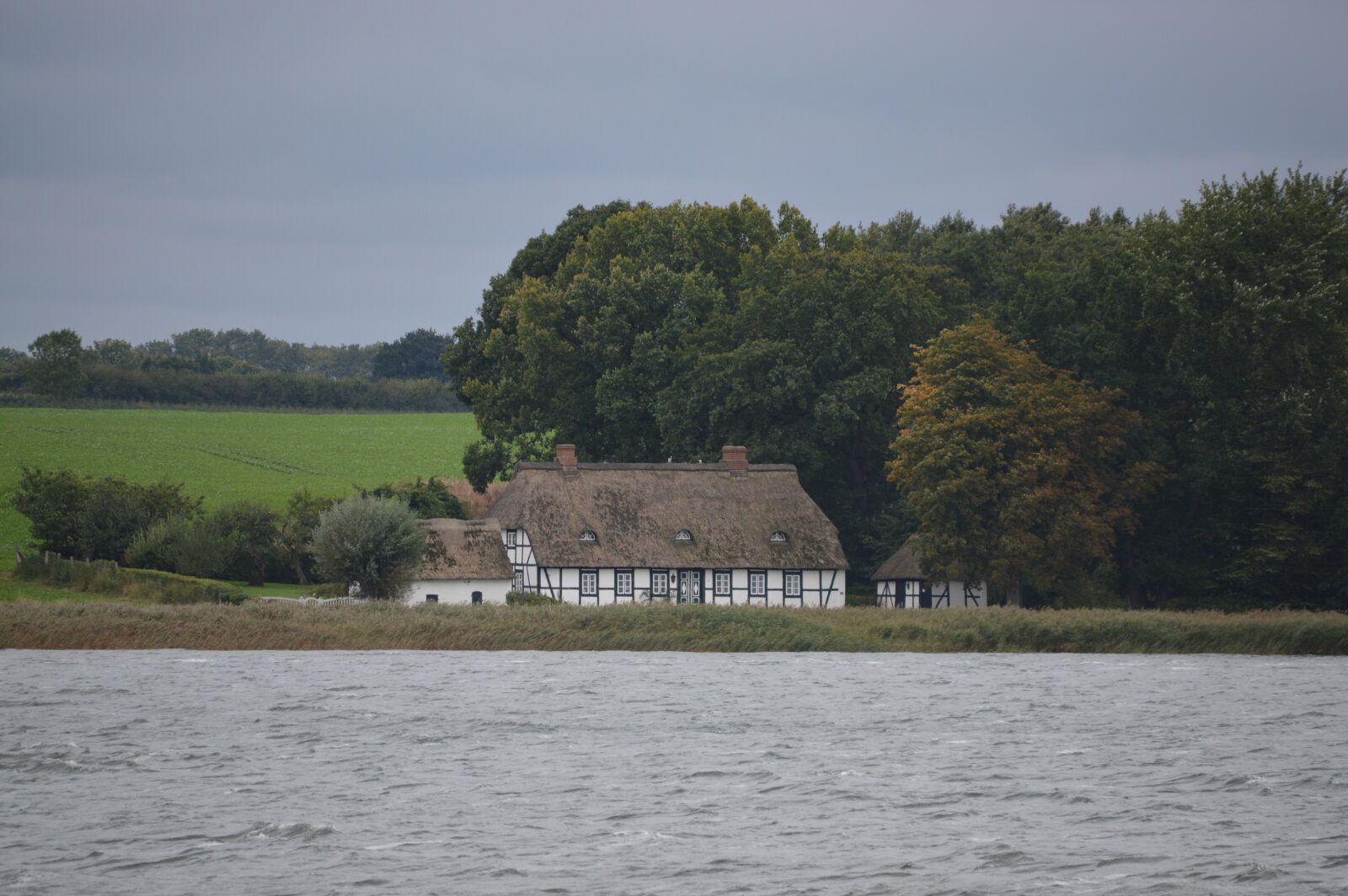 Nikon D3200 sample photo. Thatched roof, truss, schlei photography