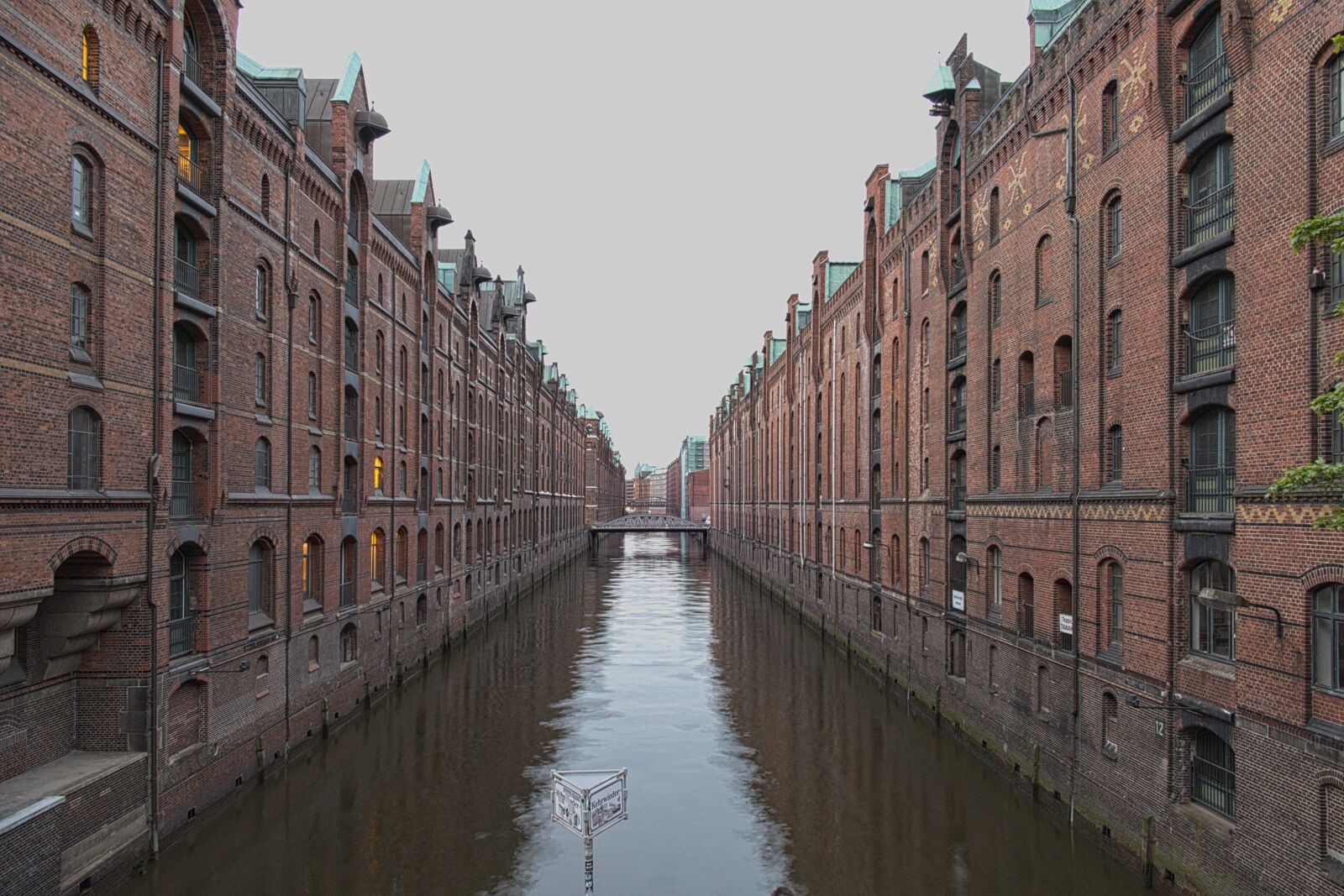 Panasonic Lumix DMC-FZ1000 sample photo. Hamburg, speicherstadt, water photography