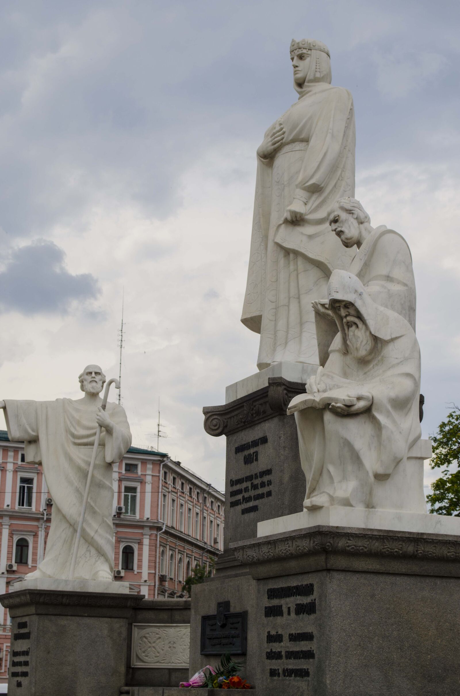 Nikon D5100 sample photo. Olga, sculpture, monument photography