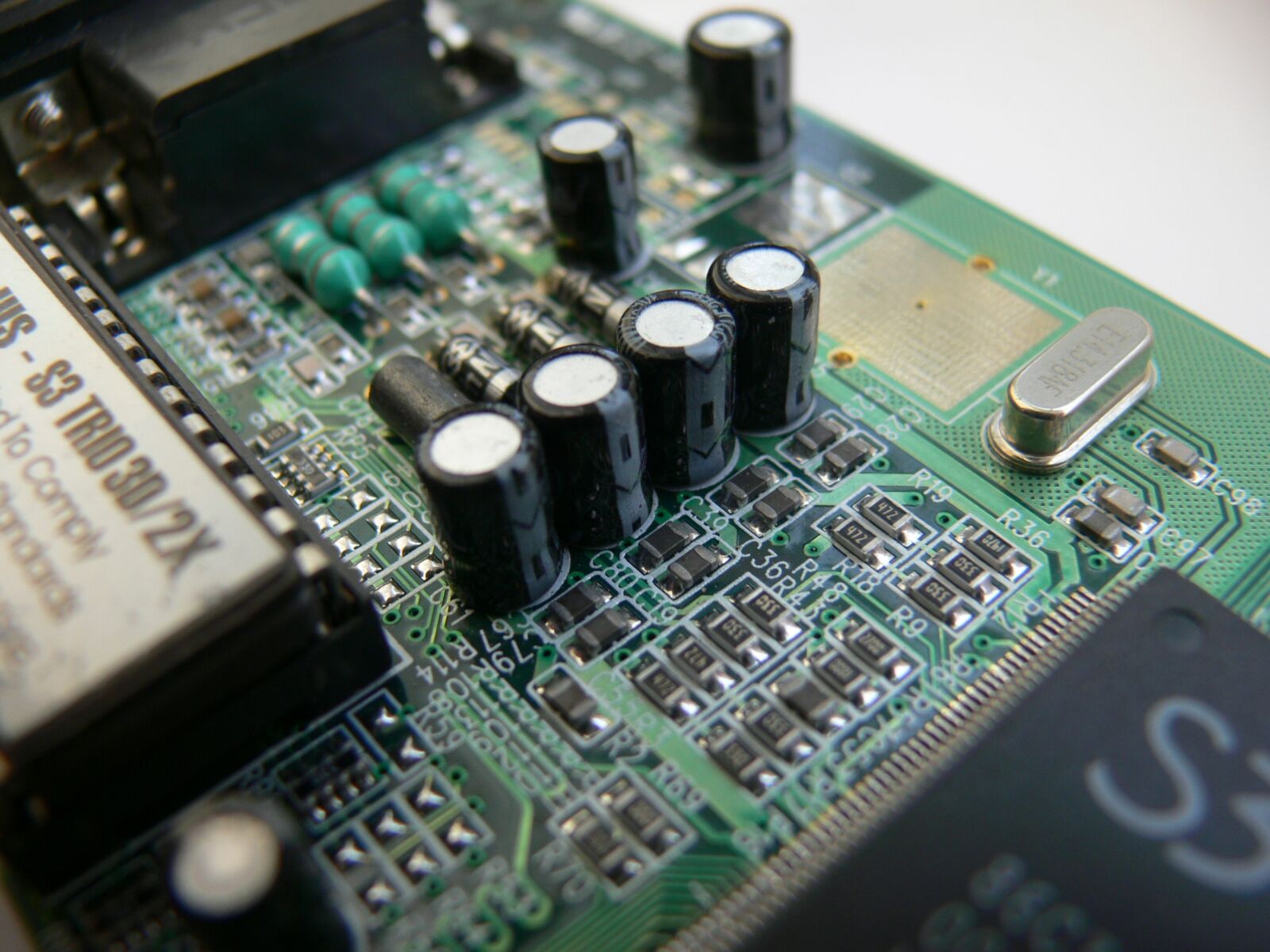 Panasonic DMC-FZ30 sample photo. Electronics, motherboard, capacitors photography