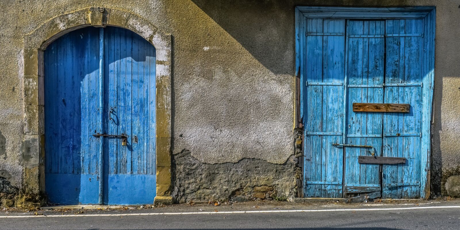 Nikon D3300 sample photo. Doors, blue doors, wooden photography