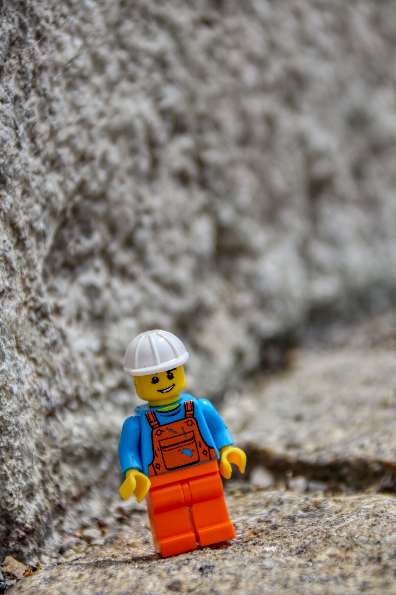 Canon EOS 80D sample photo. Helm, construction workers, site photography