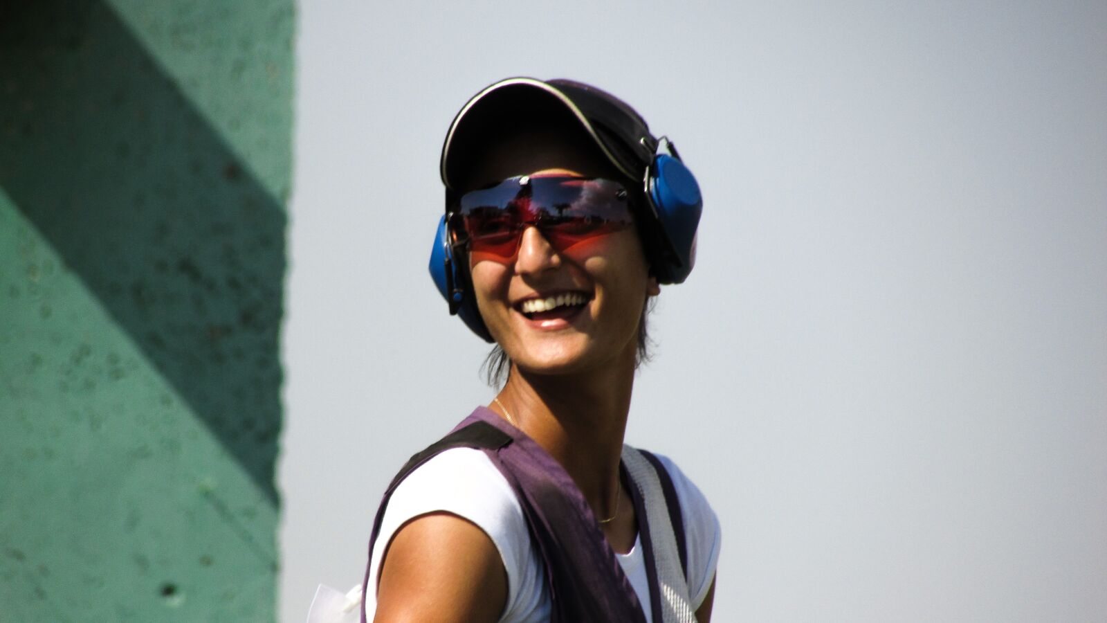 Canon PowerShot SX400 IS sample photo. Shooting, sport, woman photography