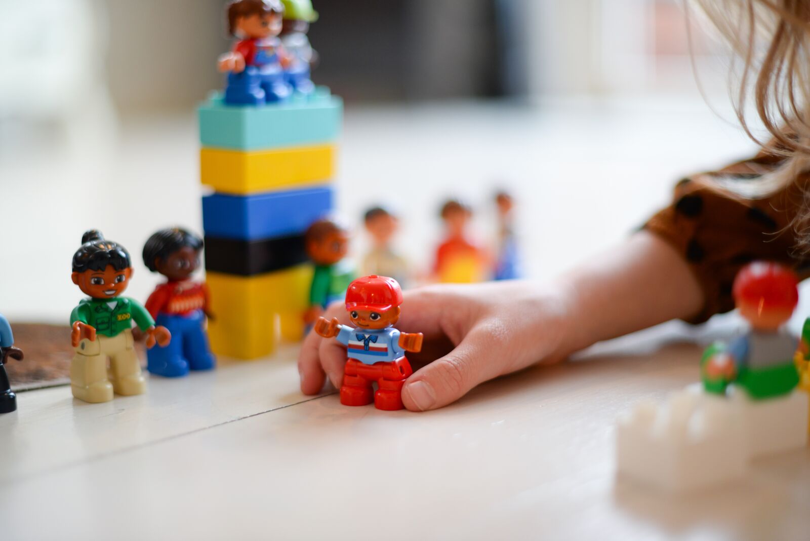 Nikon D610 sample photo. Girl, playing, toy photography