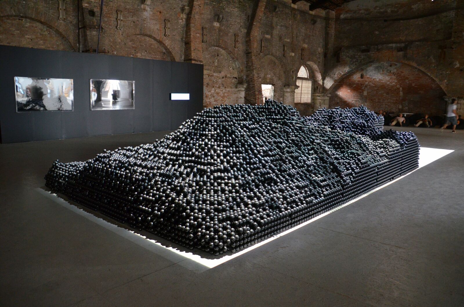 Nikon D7000 sample photo. Art, installation, balls photography
