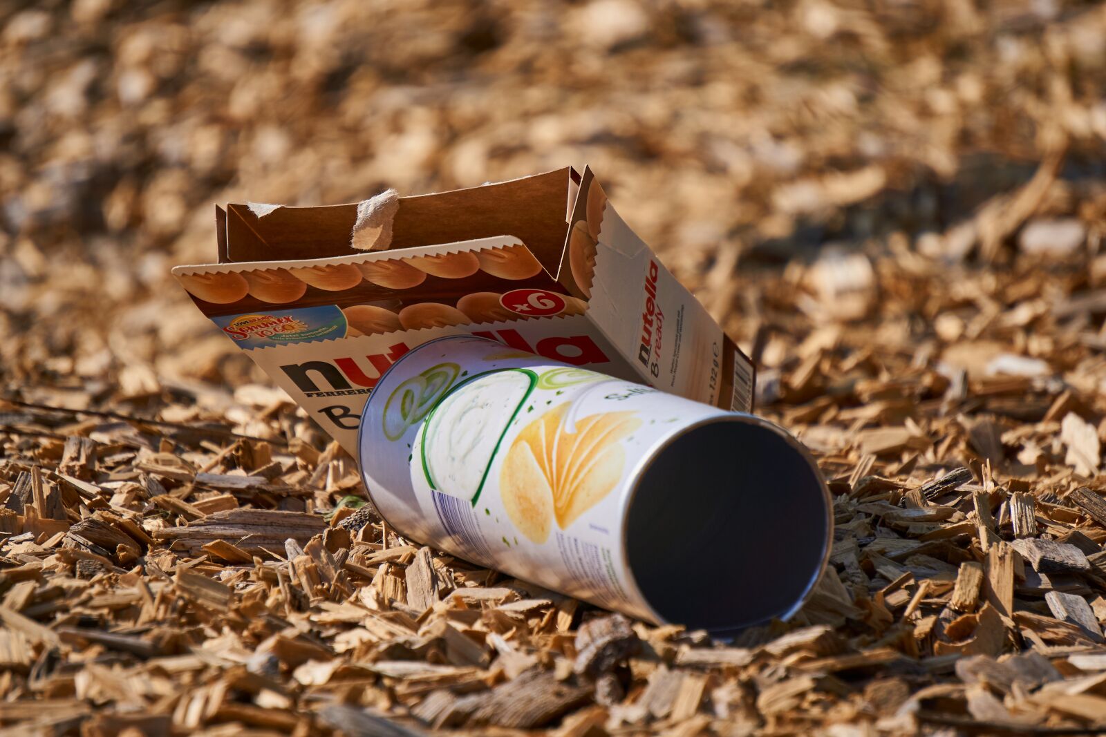 Sony E 55-210mm F4.5-6.3 OSS sample photo. Garbage, waste, disposed of photography