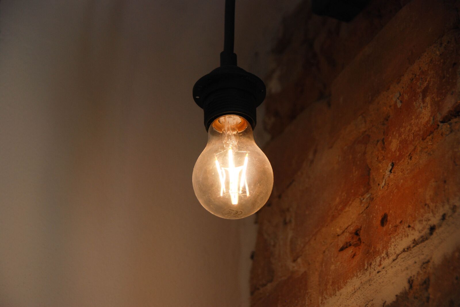Nikon D80 sample photo. Lamp, light, bulb photography