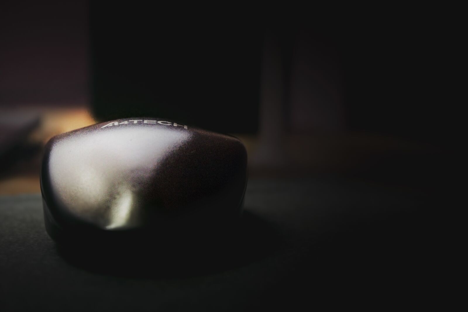 Canon EOS 700D (EOS Rebel T5i / EOS Kiss X7i) sample photo. Mouse, black, wallpaper photography
