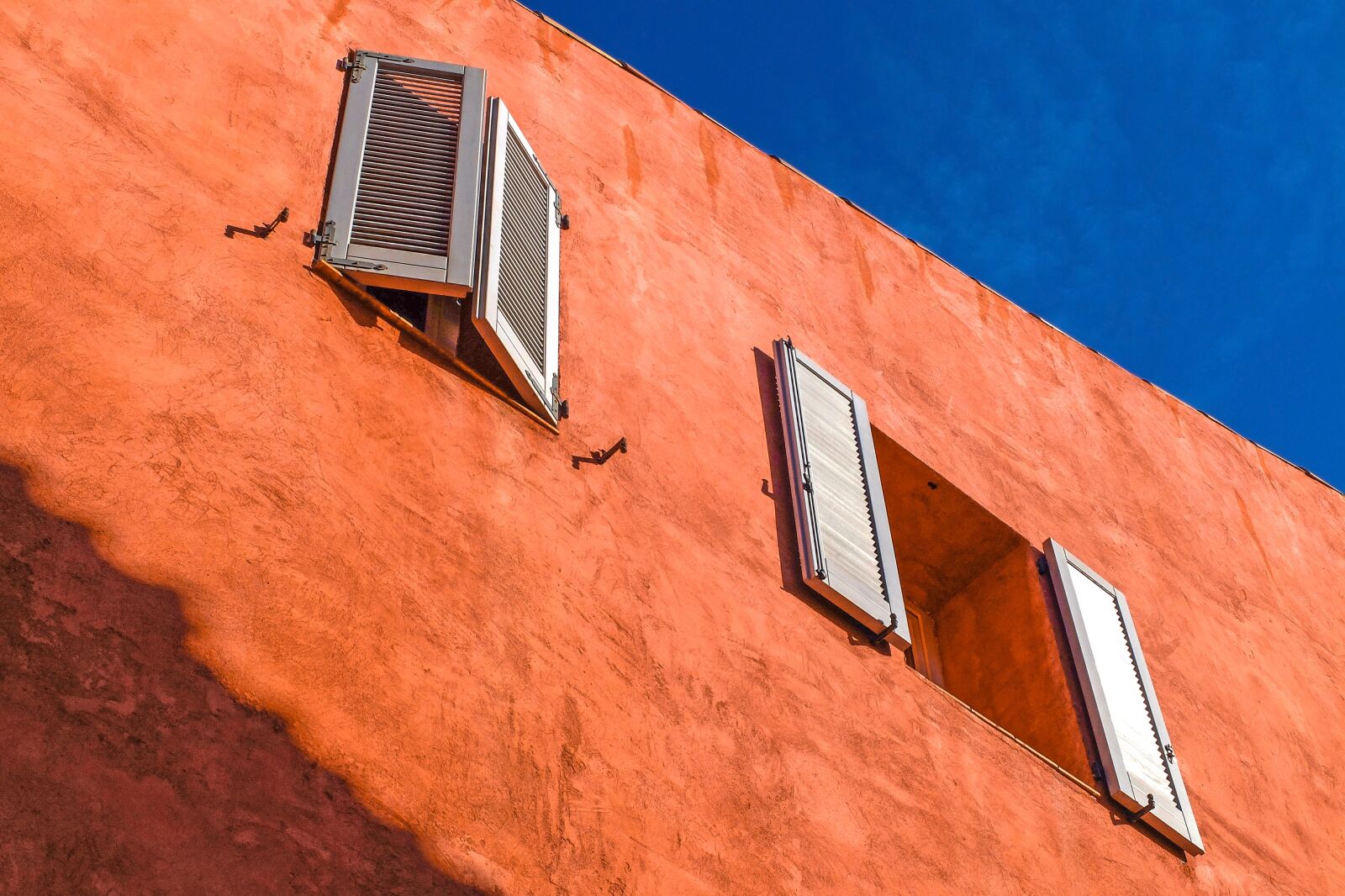 Fujifilm X30 sample photo. Building, facade, window photography