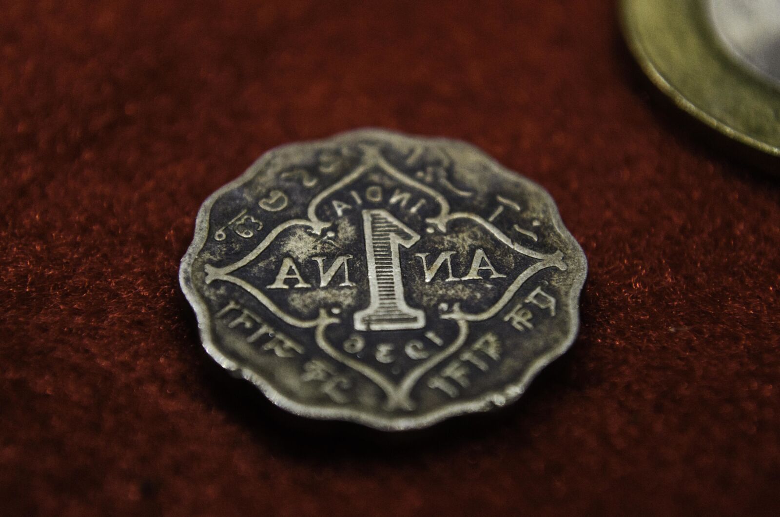 Nikon D5100 sample photo. Metal coin, india, metal photography
