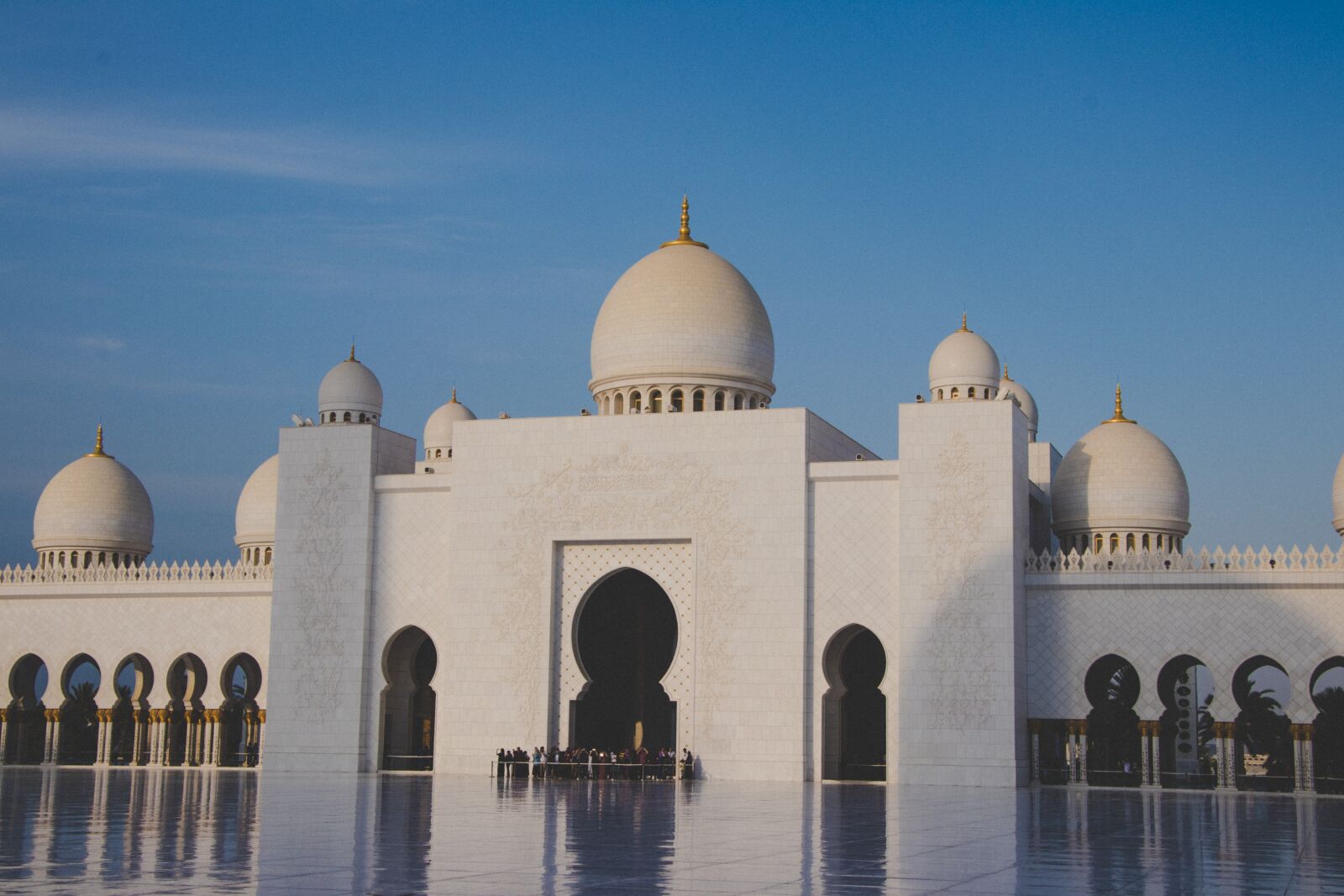 Canon EF-S 18-135mm F3.5-5.6 IS USM sample photo. Mosque, dubai, architecture photography