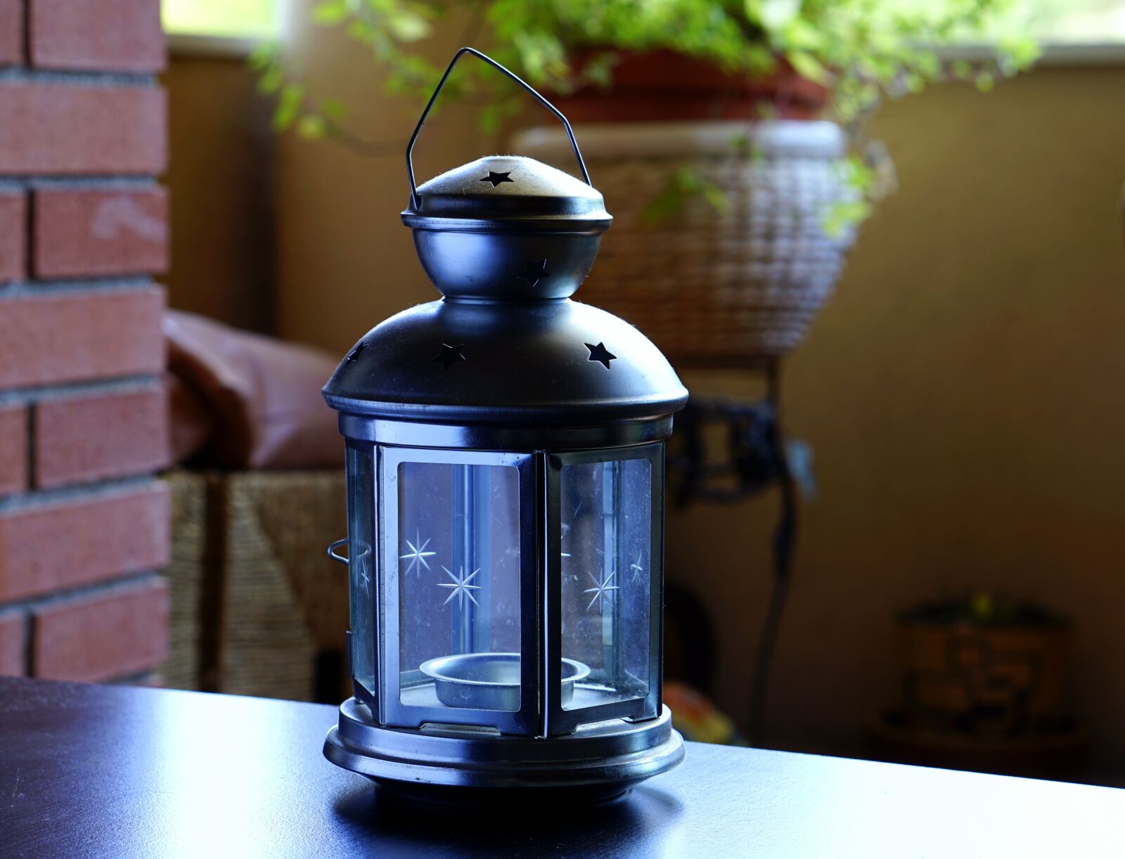 E 50mm F1.8 OSS sample photo. Candil, light, lantern photography