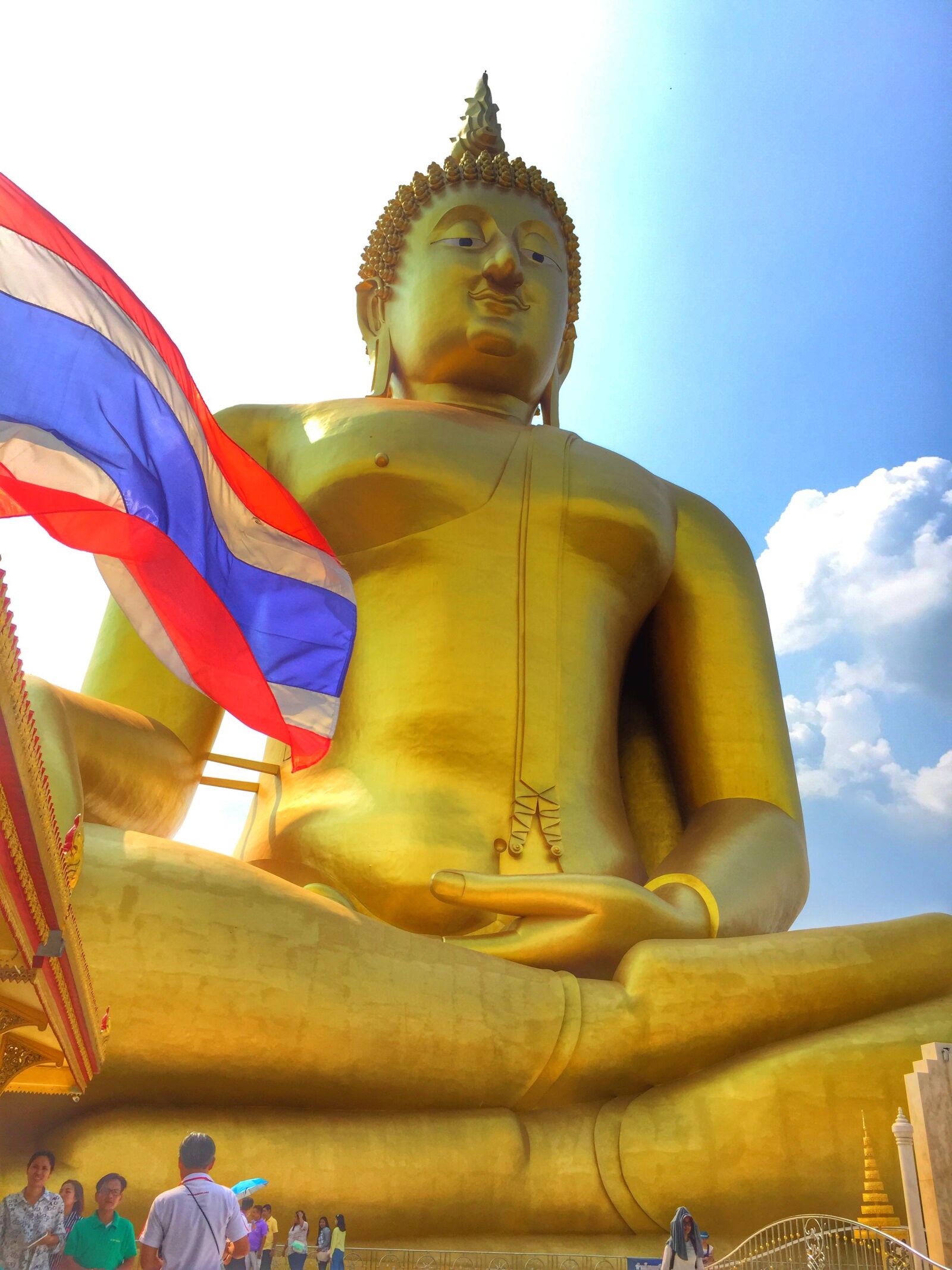 iPhone 6 Plus back camera 4.15mm f/2.2 sample photo. Temple, angthong, thailand photography