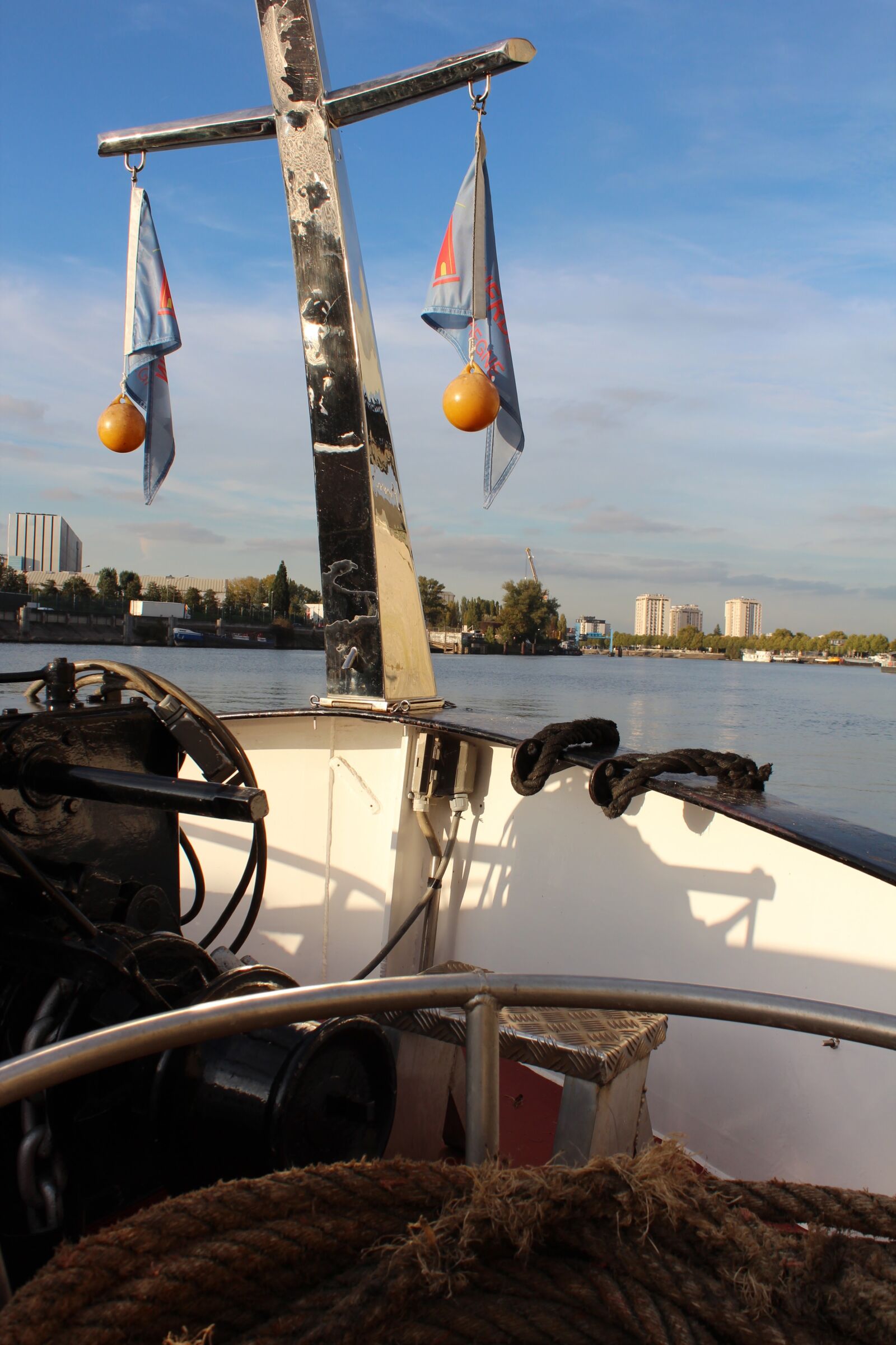 Canon EOS 600D (Rebel EOS T3i / EOS Kiss X5) sample photo. Peniche, boatman, water photography