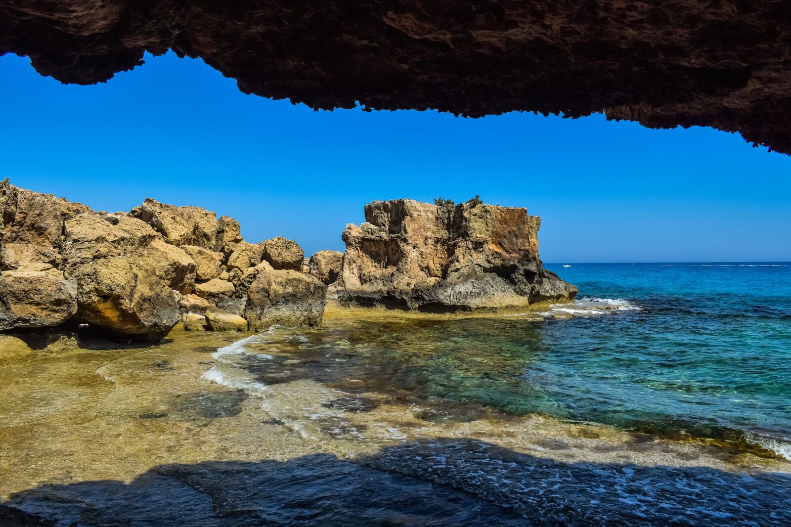 Nikon D3300 sample photo. Rock, rocky coast, beach photography