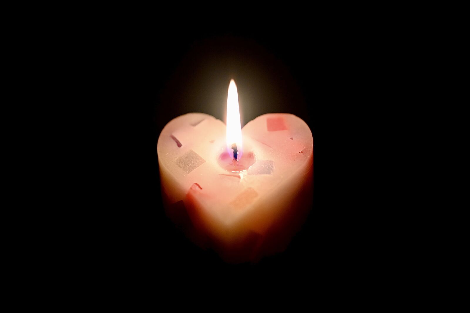 Nikon Nikkor Z 50mm F1.8 S sample photo. Heart, candle, flame photography
