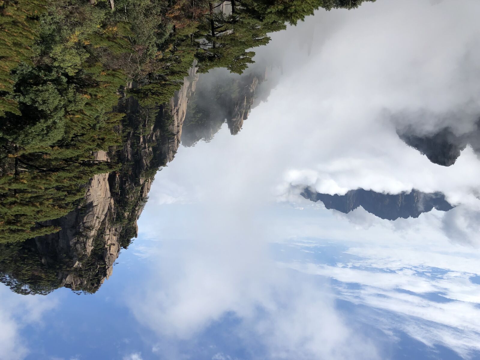 iPhone X back dual camera 4mm f/1.8 sample photo. Asia, cliff, foggy, morning photography