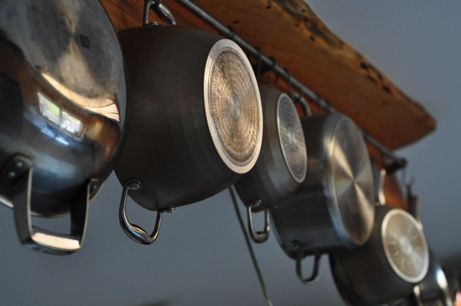 Nikon D90 sample photo. Kitchen, pots, cooking photography