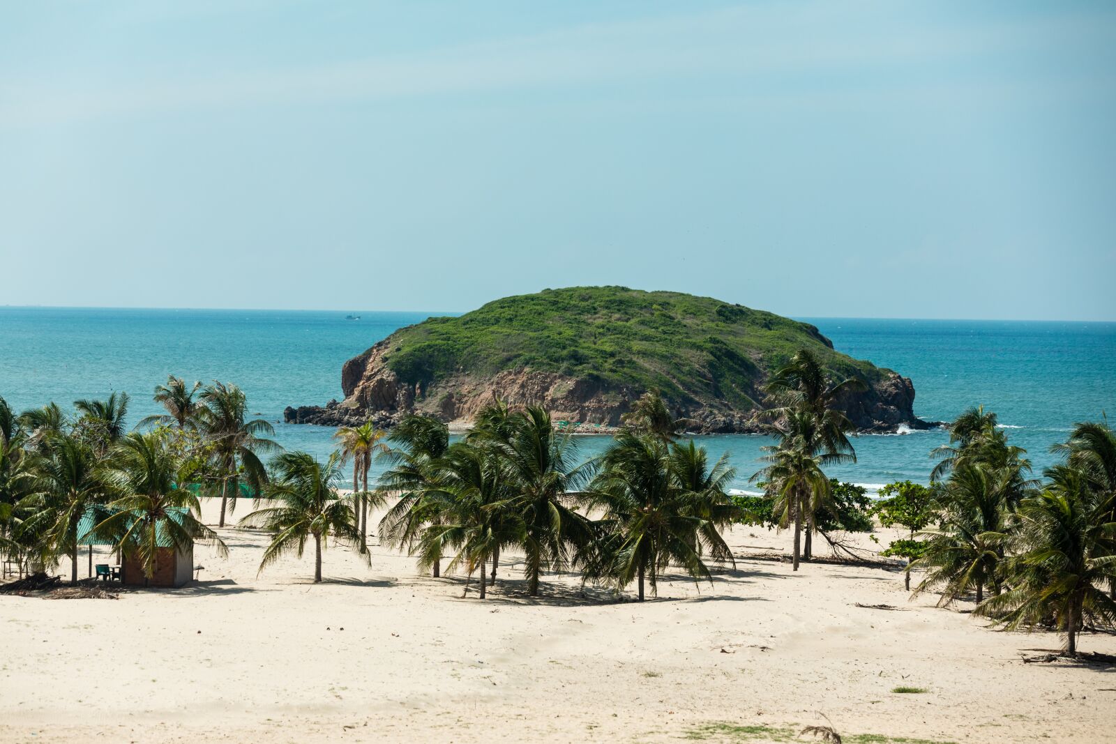 Canon EOS 5D Mark IV sample photo. Phan thiet, beach, sea photography