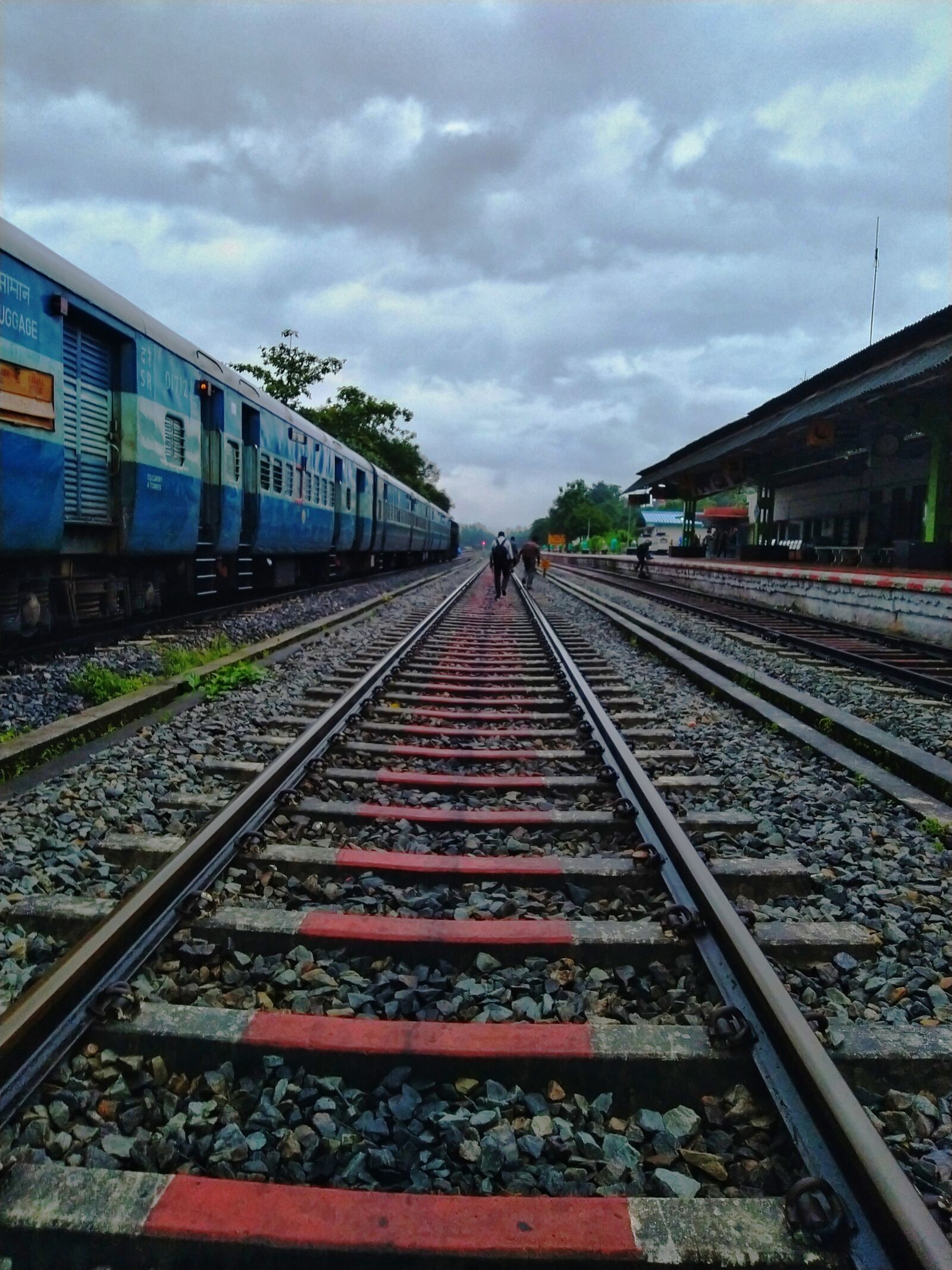 ASUS ZenFone Max Pro M1 (ZB602KL) (WW) / Max Pro M1 (ZB601KL) (IN) sample photo. Indian, railway, indian railway photography