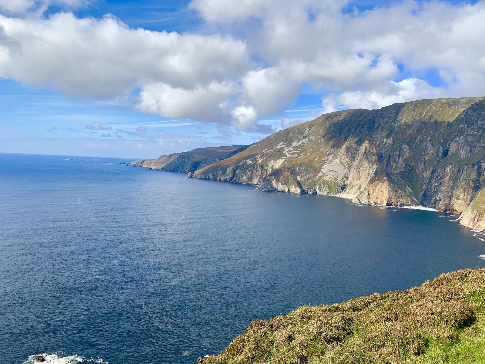 iPhone XS Max back dual camera 4.25mm f/1.8 sample photo. Ireland, ocean, coast photography
