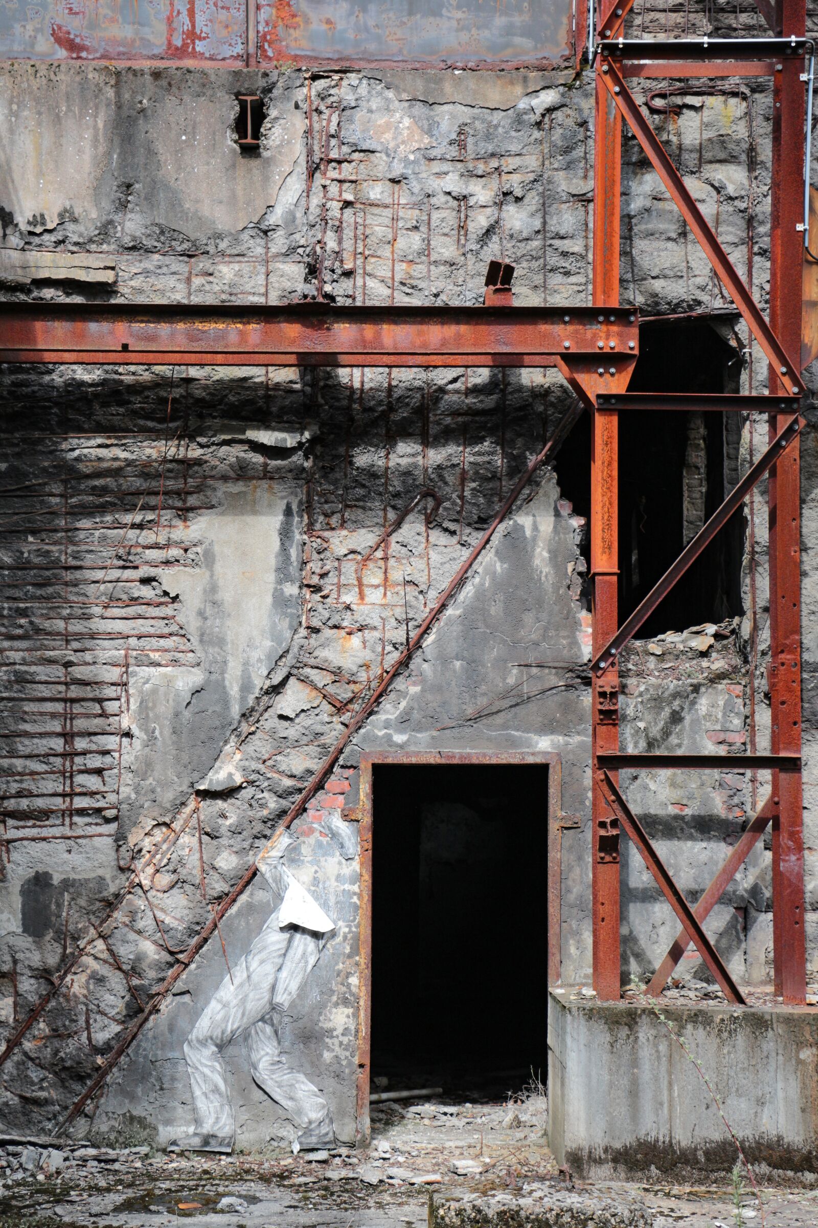 Canon EOS 700D (EOS Rebel T5i / EOS Kiss X7i) sample photo. Building, old, steel beams photography