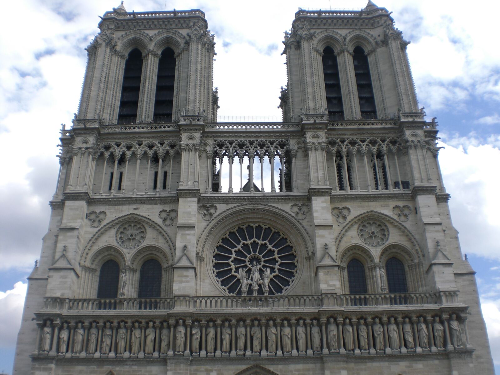 CASIO EX-Z77 sample photo. Paris, notre dame, cathedral photography