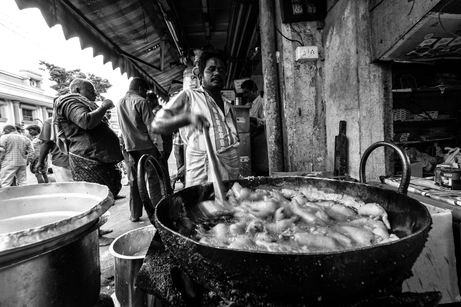 Nikon D5600 sample photo. India, street, black and photography