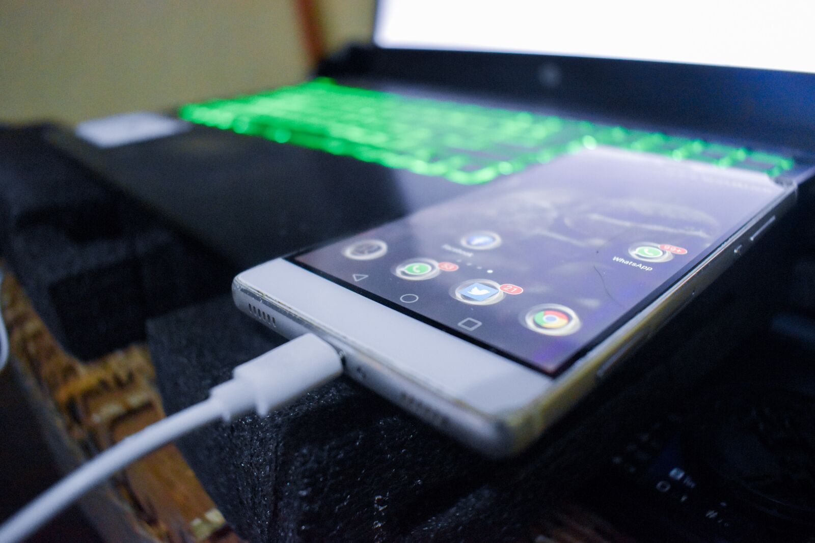 Nikon D3500 sample photo. Phone, cyber, monday photography