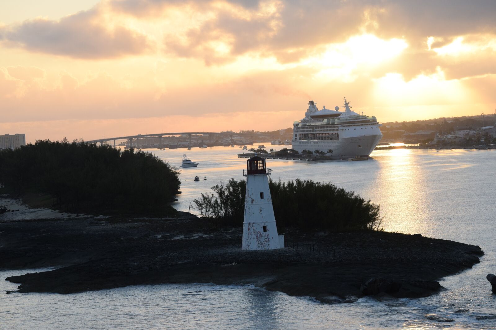 Nikon D5300 sample photo. Bahamas, travel, ship photography