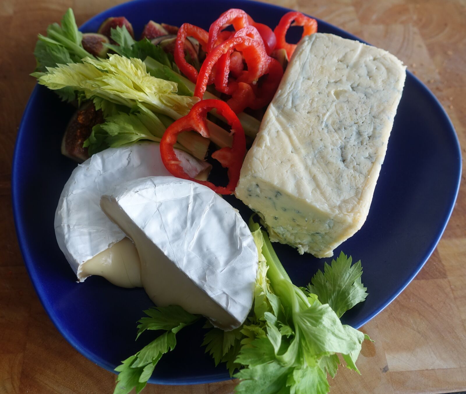 Sony Cyber-shot DSC-RX100 IV sample photo. Cheese, brie, danablue photography