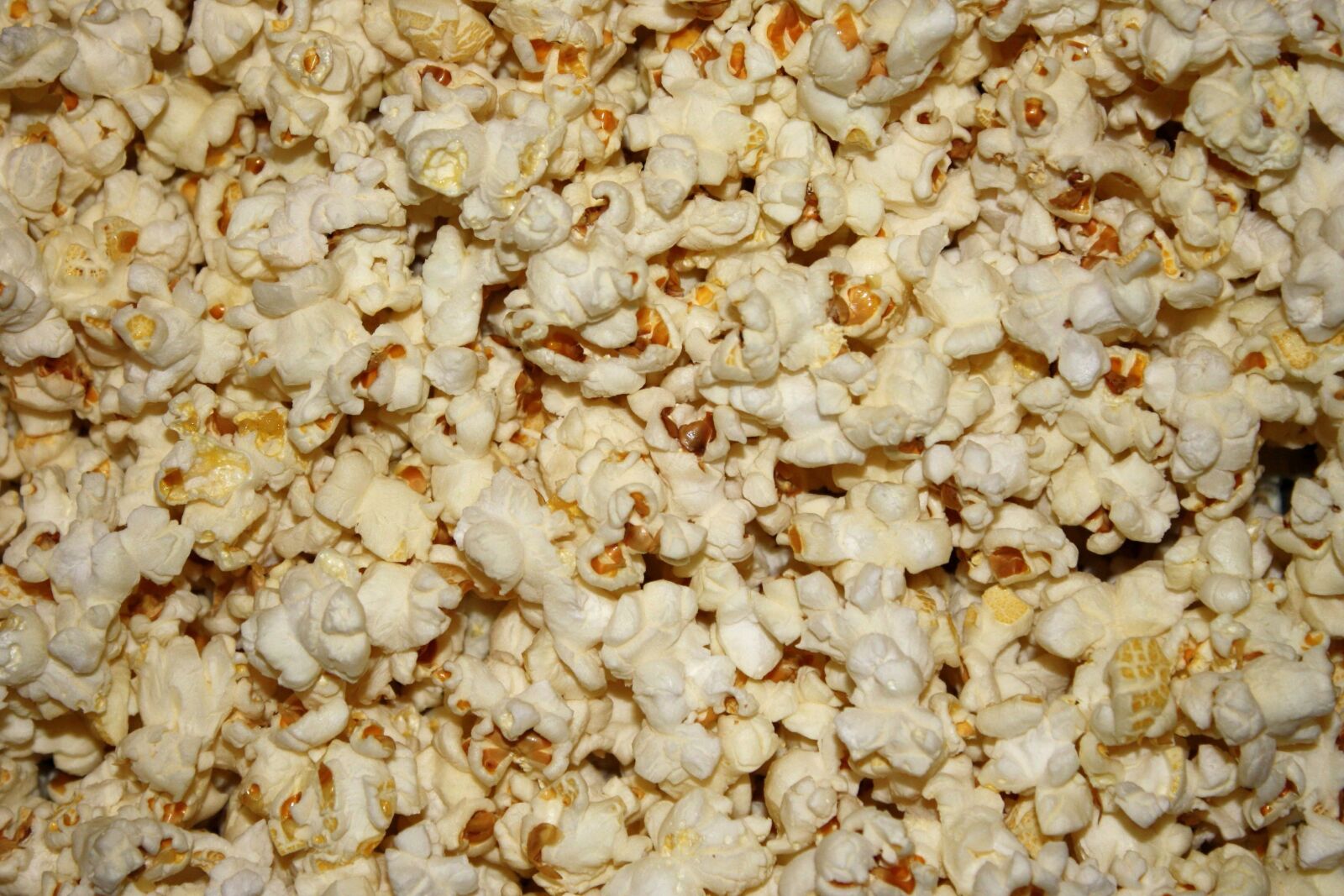 f/3.5-5.6 IS sample photo. Popcorn, texture photography