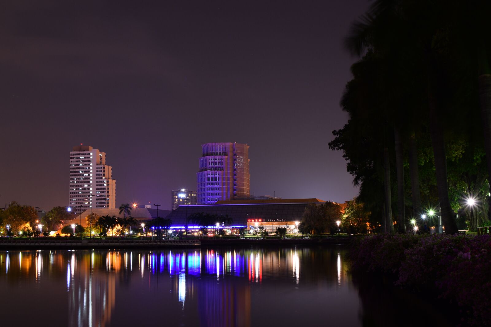 Nikon D5300 sample photo. Reflection, building, city photography