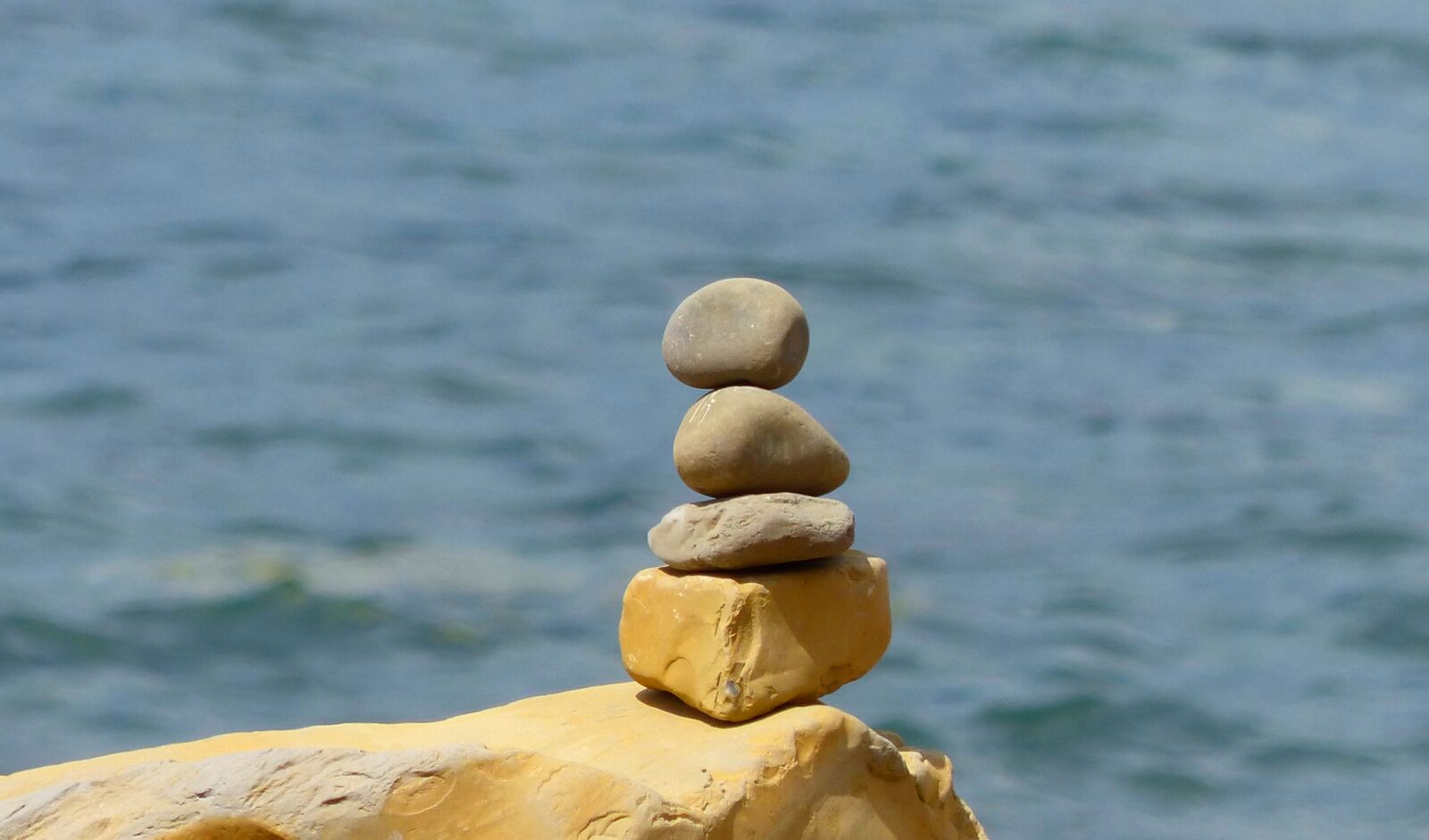 Panasonic Lumix DMC-FZ200 sample photo. Stones, pebbles, rocks photography