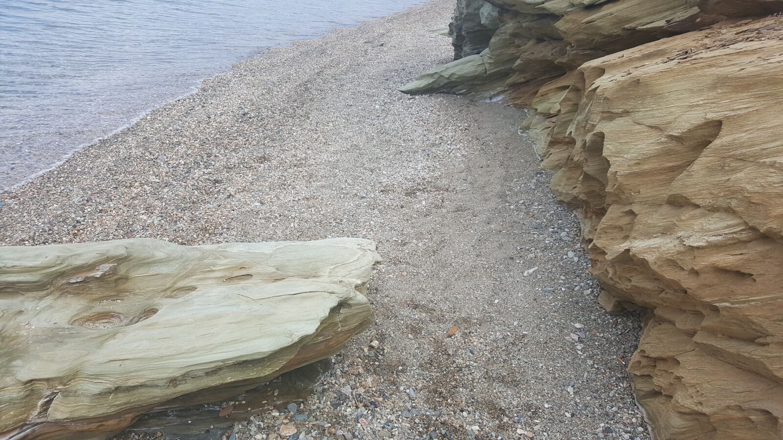 Samsung Galaxy S6 sample photo. Beach, rocks, texture photography