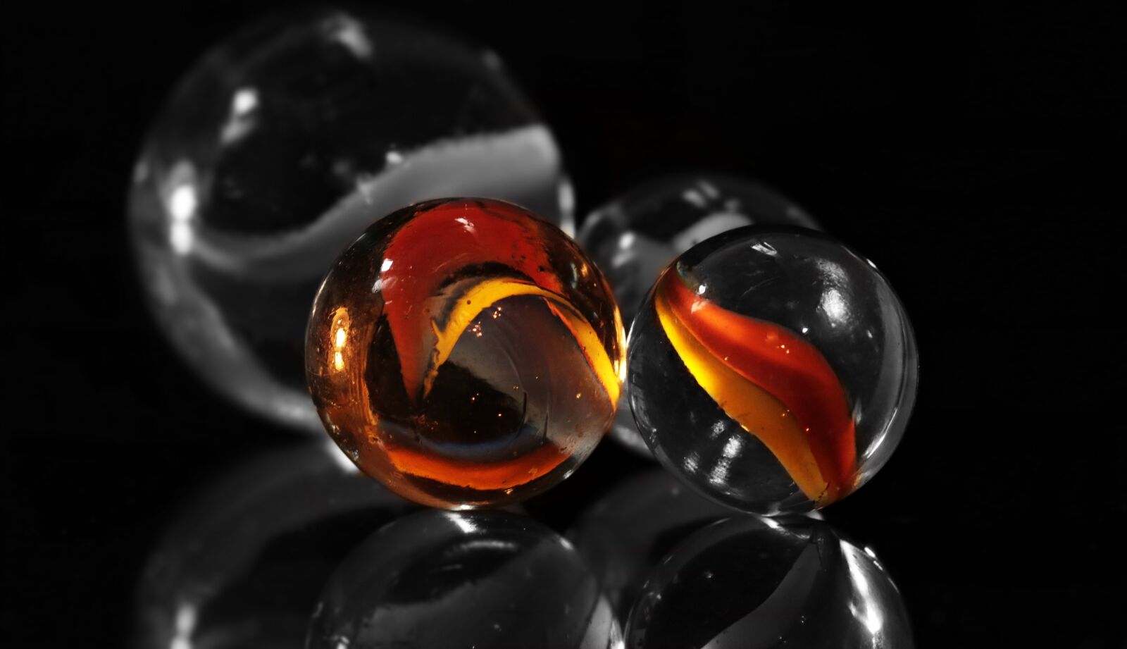 Canon EOS 80D sample photo. Marbles, glaskugeln, glass marbles photography