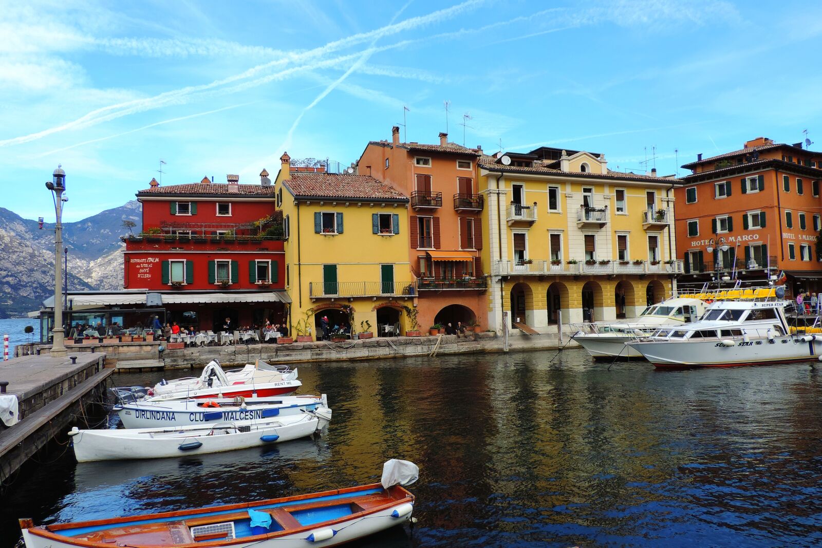 Nikon Coolpix P520 sample photo. Garda, malcesine, port photography