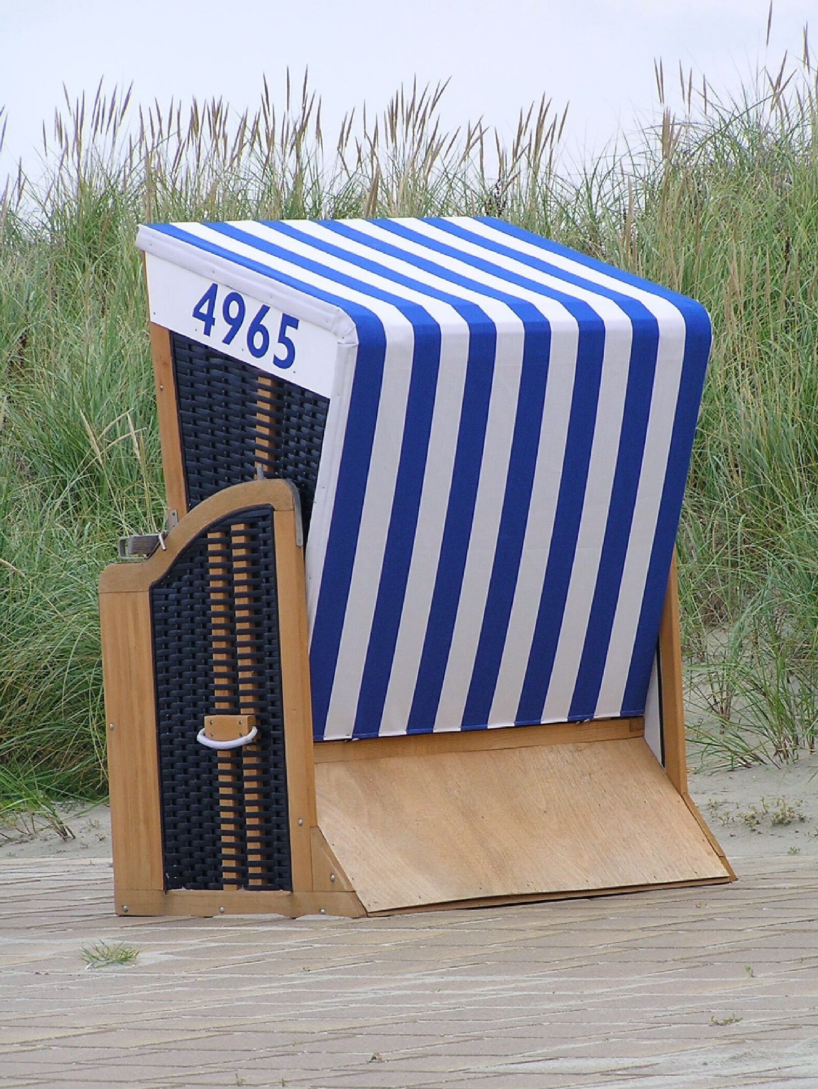 Olympus C760UZ sample photo. Beach chair, north sea photography