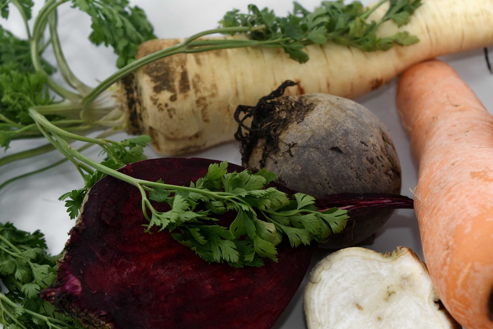 Nikon D5500 sample photo. Beetroot, fresh, green leaves photography