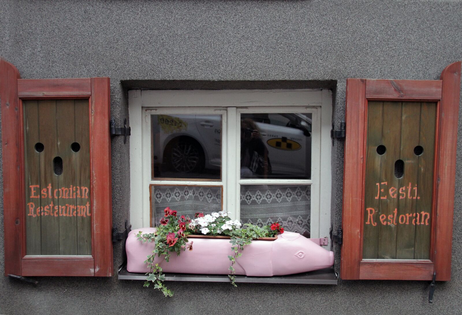 Canon EOS 7D sample photo. Window, blinds, shutters photography
