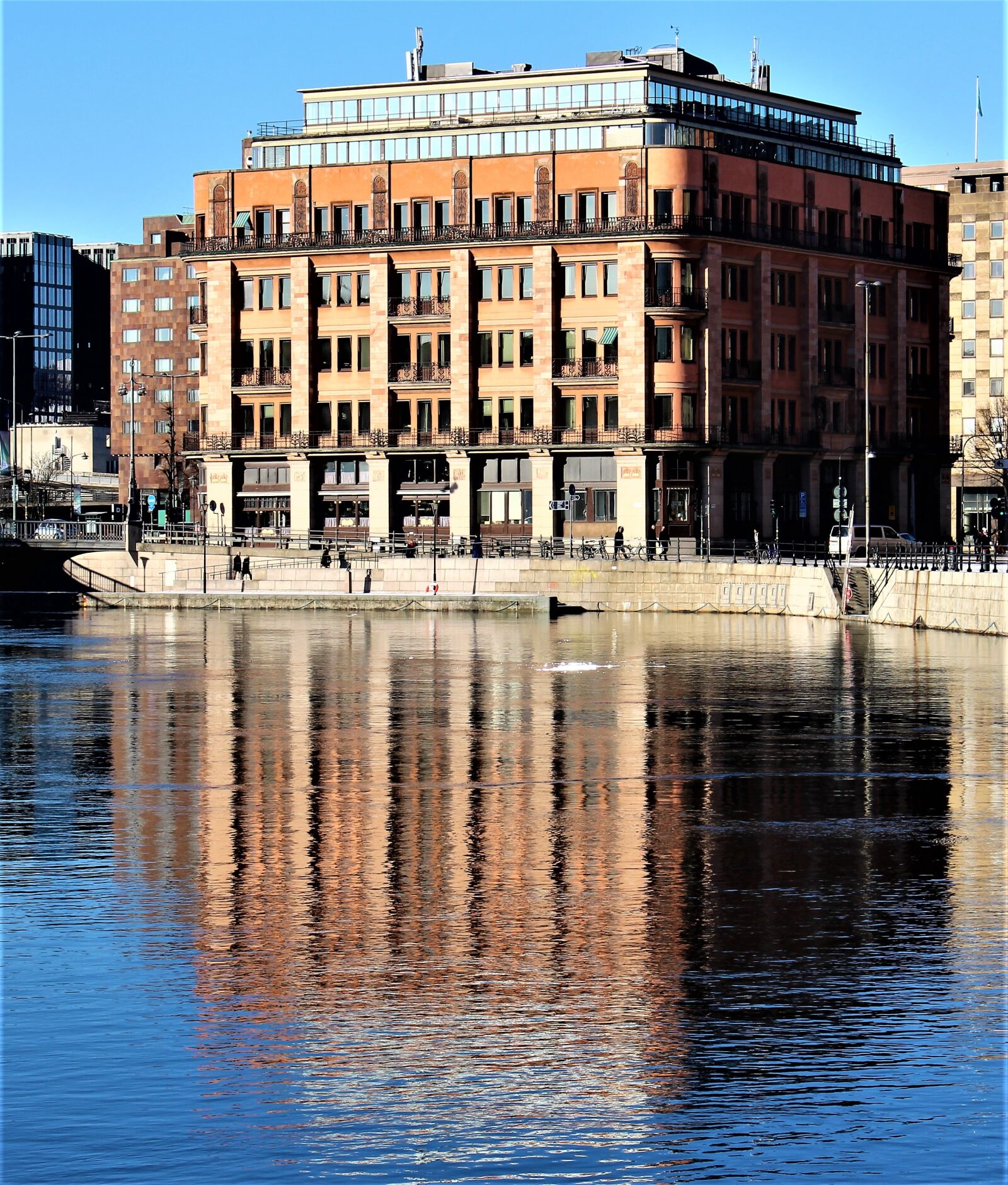 Canon EOS 700D (EOS Rebel T5i / EOS Kiss X7i) sample photo. Water, architecture, city photography