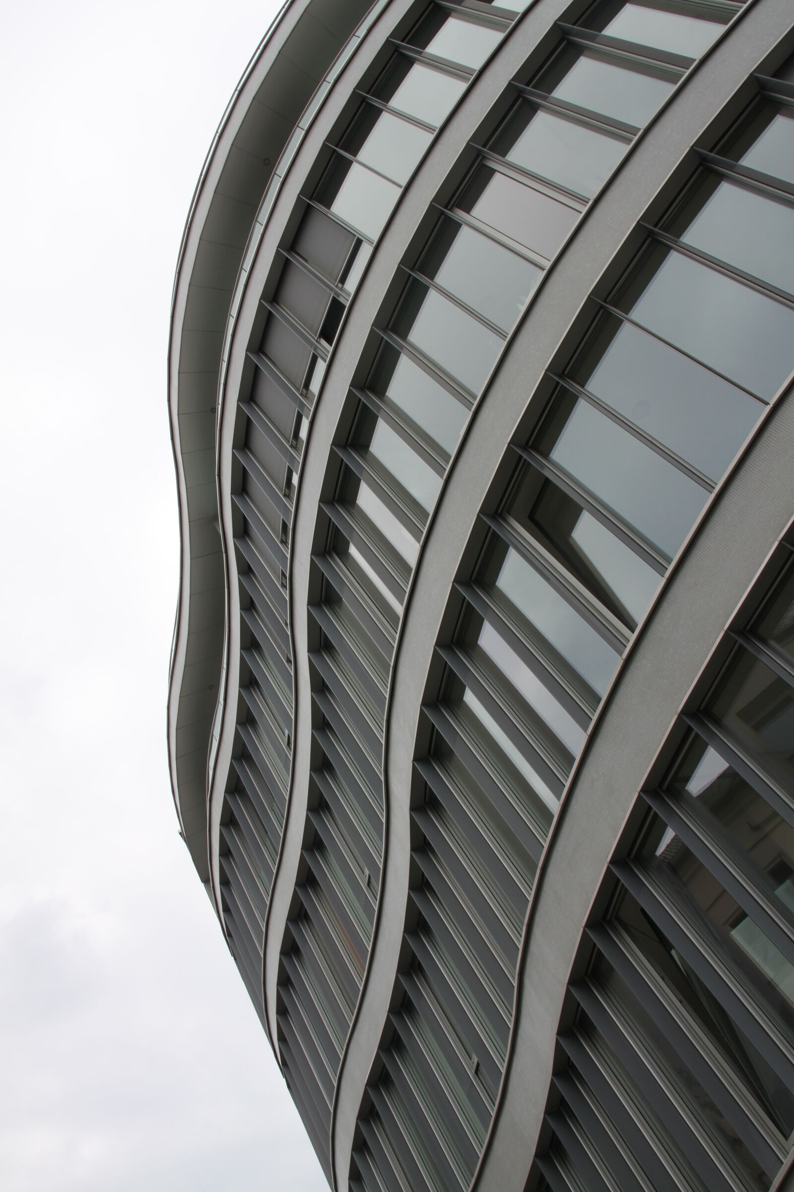 Canon EOS 500D (EOS Rebel T1i / EOS Kiss X3) sample photo. Architecture, building, windows photography