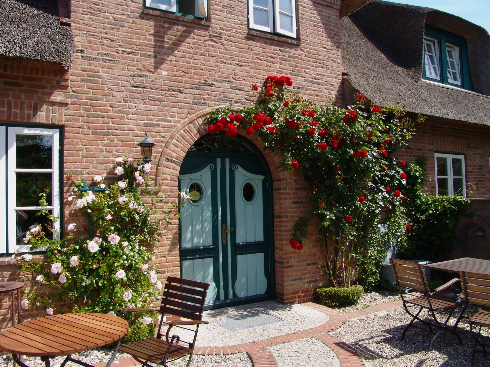 Sony DSC-F828 sample photo. Friesenhaus, house, northern germany photography